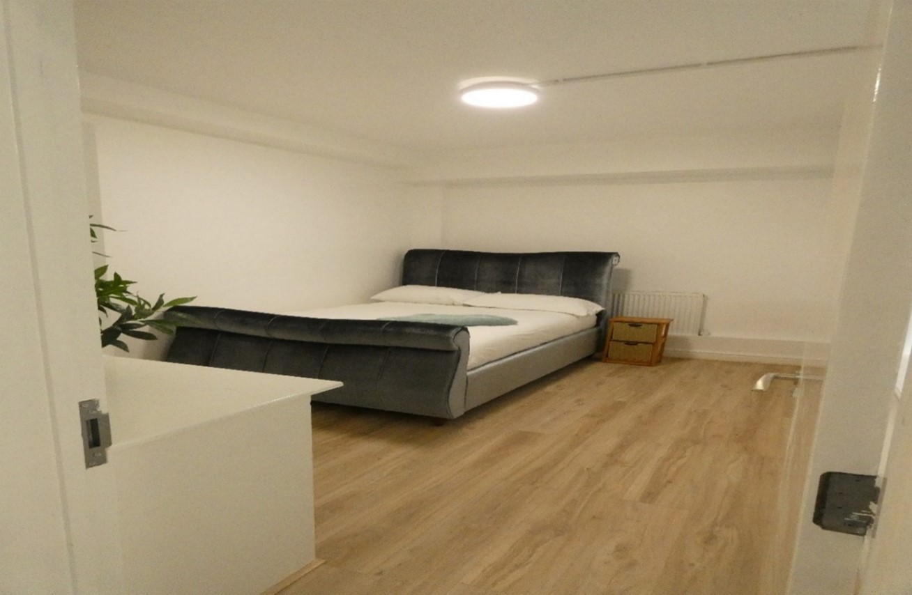 1-bedroom available in a 3 bedroom shared HMO flat