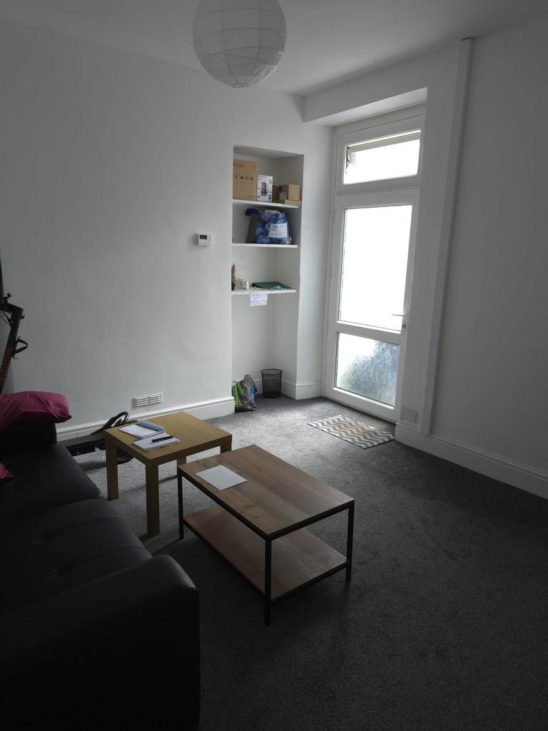 1 Stylish Room Available In a HMO property on Rhondda Street