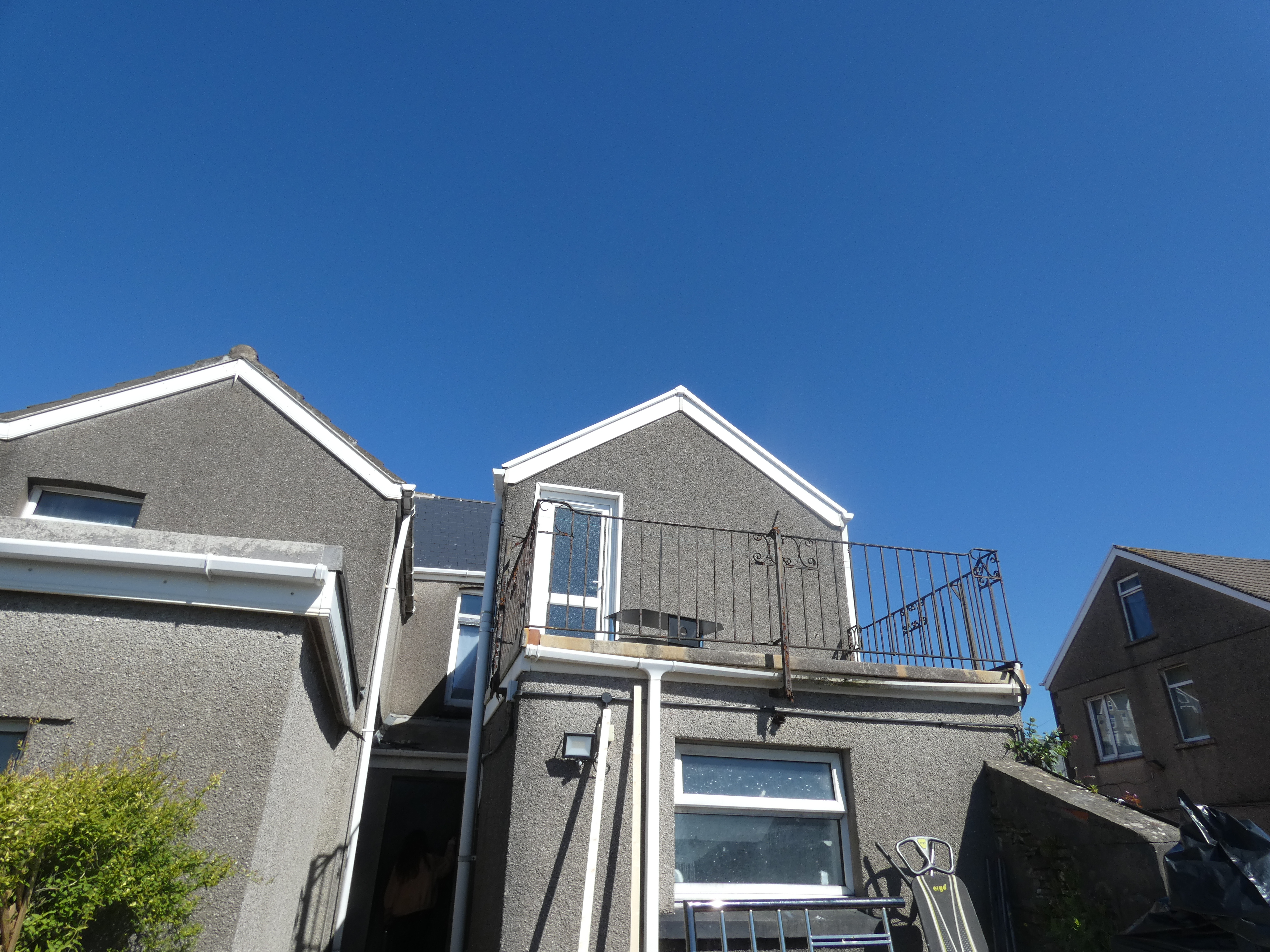 3 bedroom end of terrace house to rent