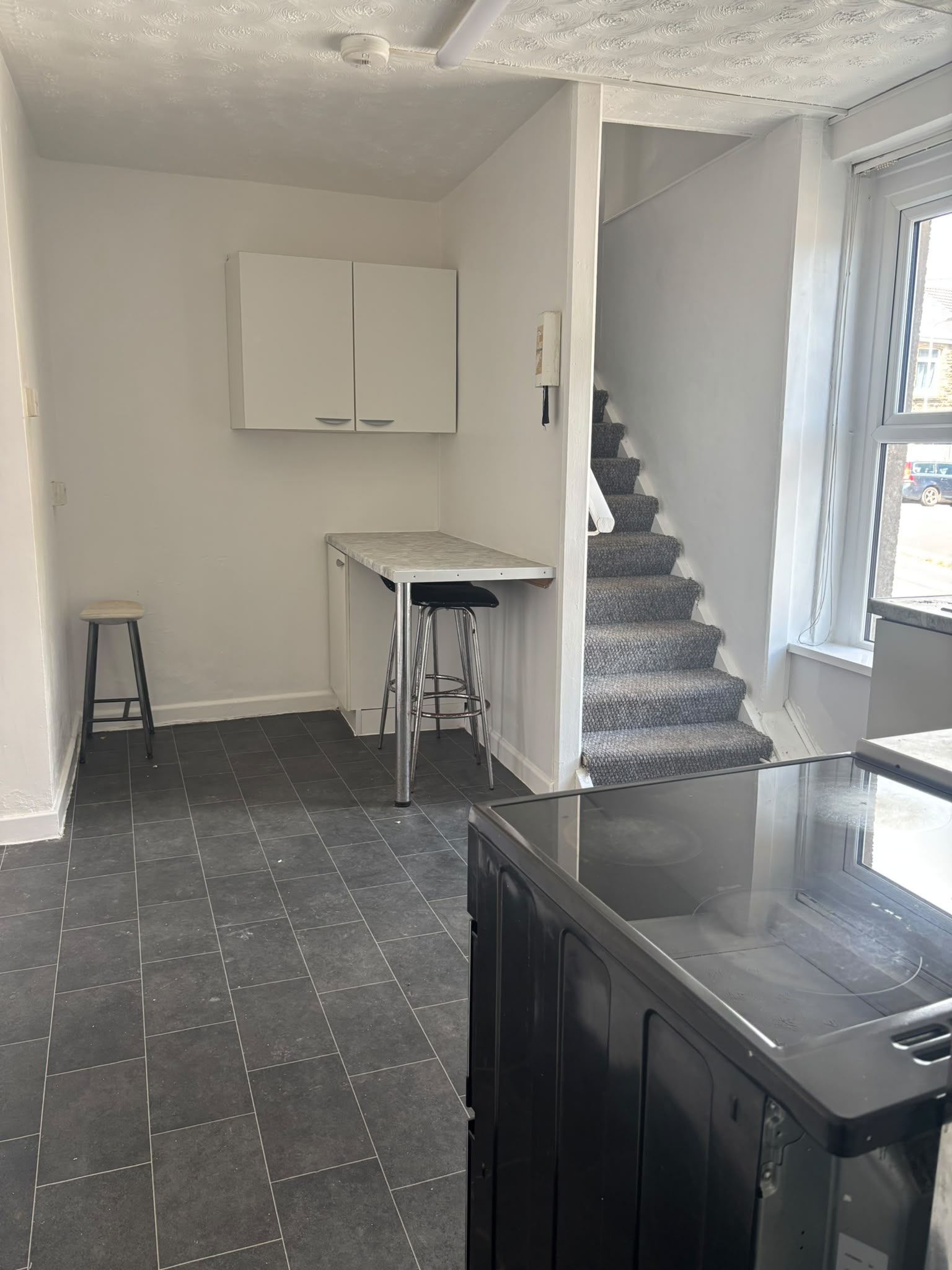 3 bedroom end of terrace house to rent