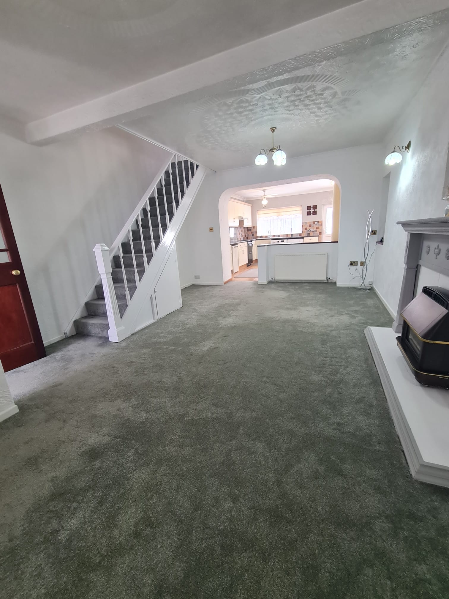 3 bedroom end of terrace house