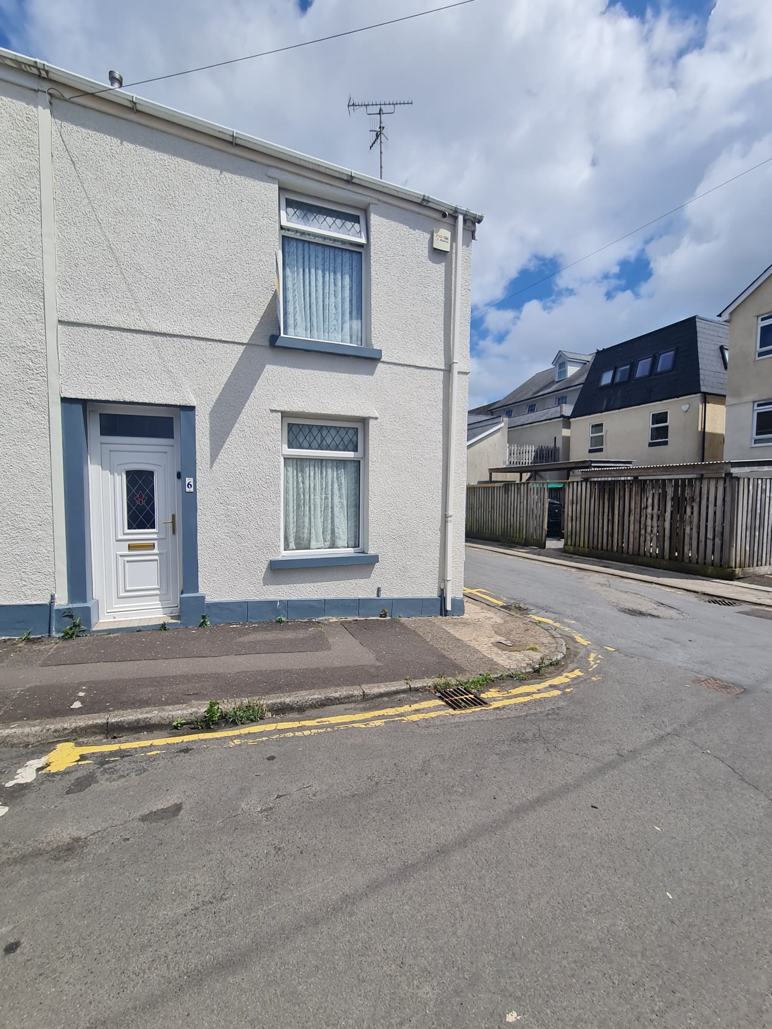3 bedroom end of terrace house