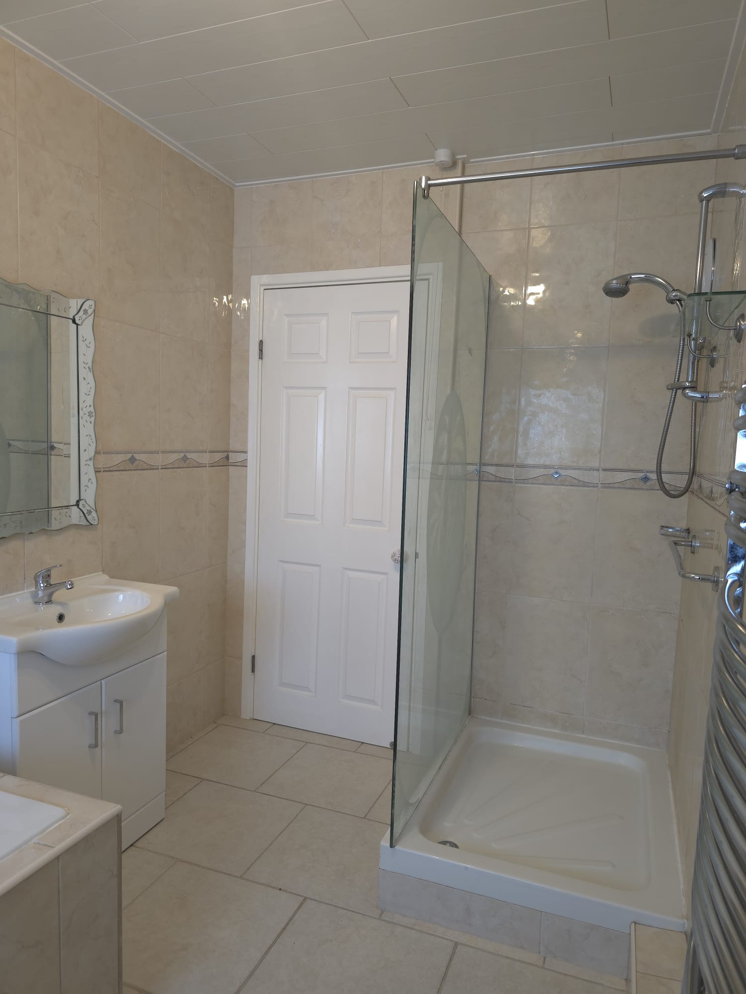 3 bedroom end of terrace house