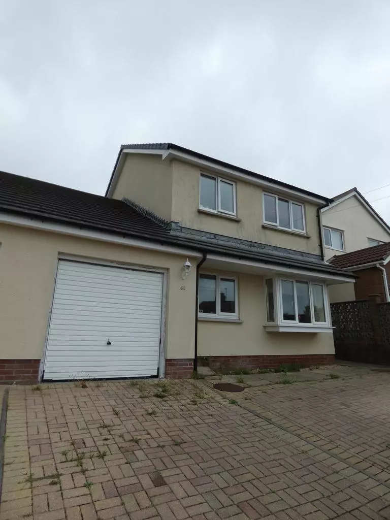 3 bedroom semi-detached house