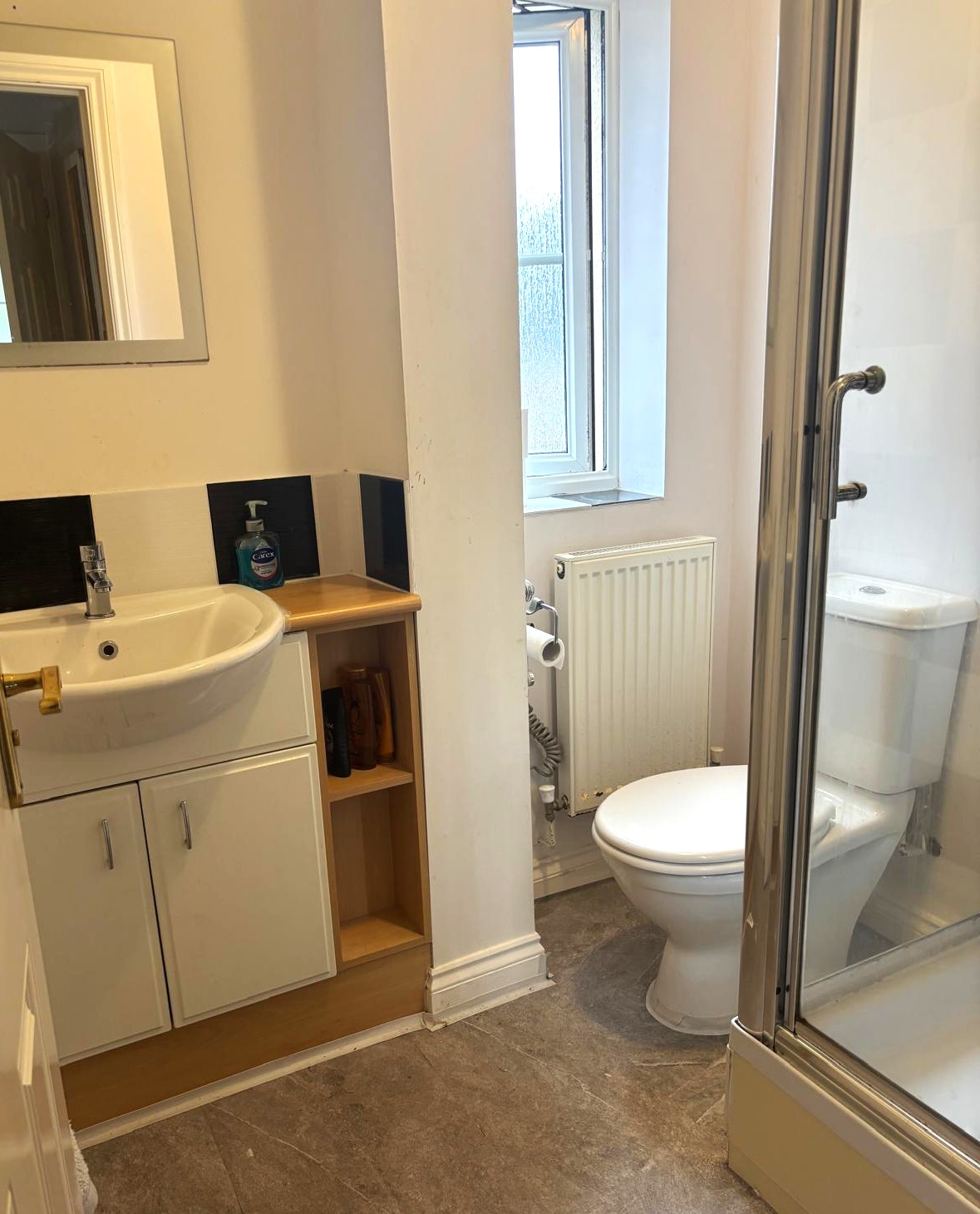 4 bedroom 2 bathroom