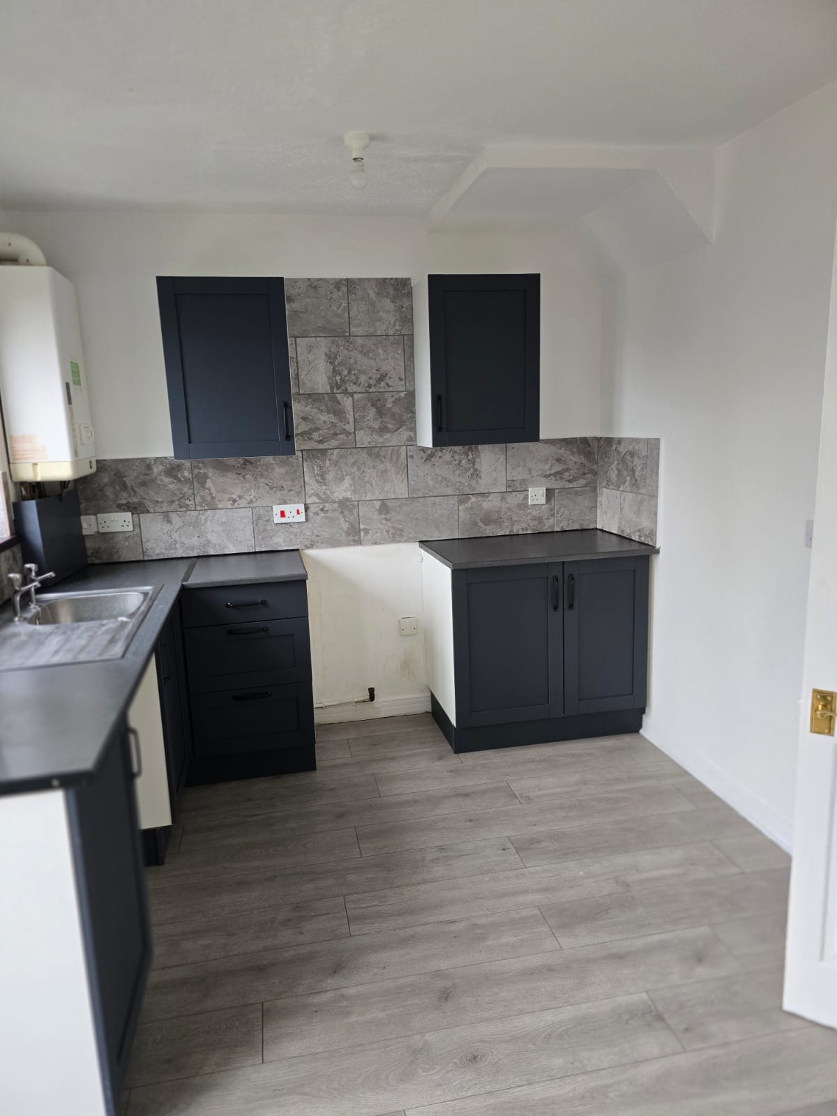 2 Bed End of Terraced House 