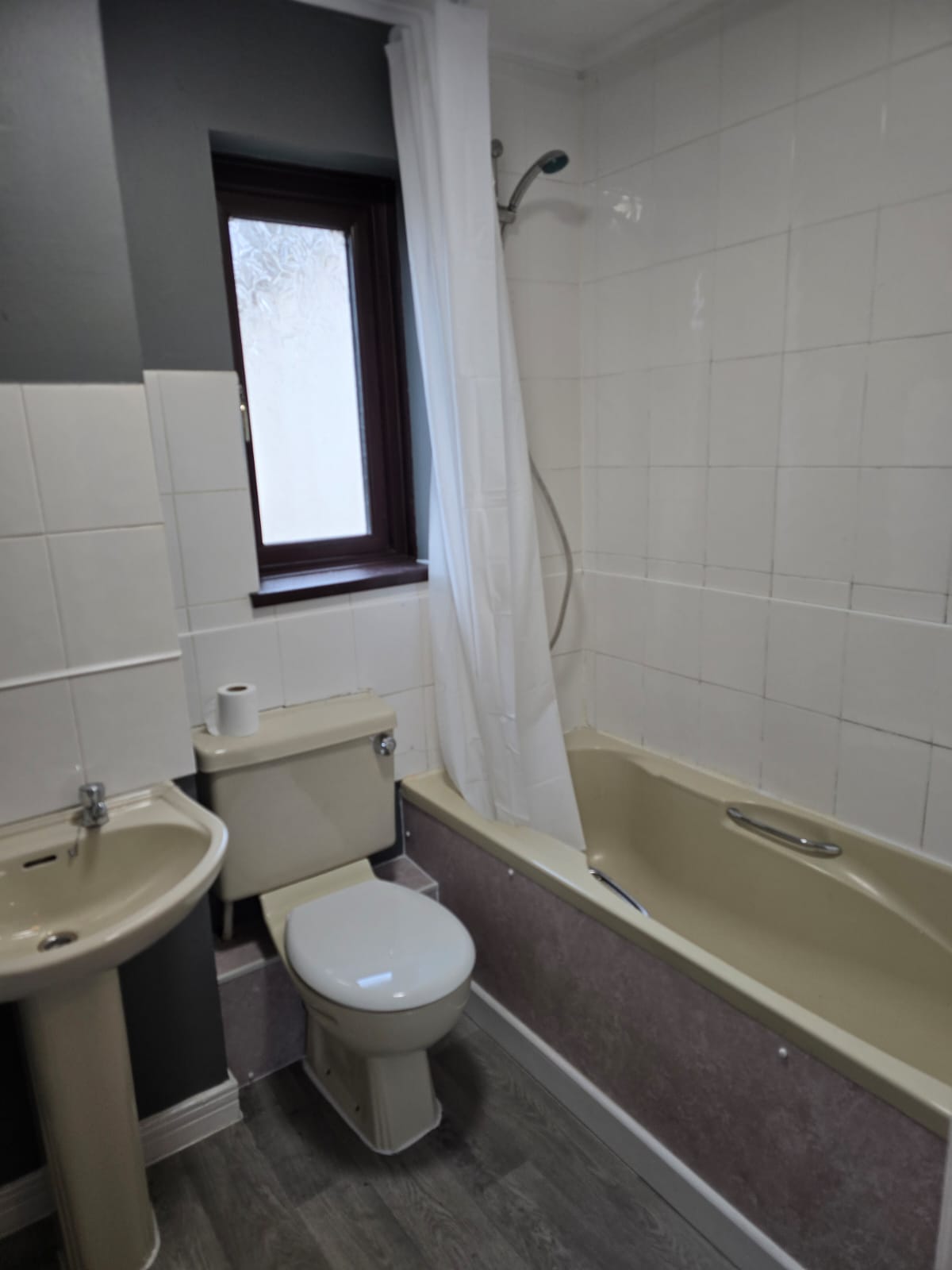 2 Bed End of Terraced House 