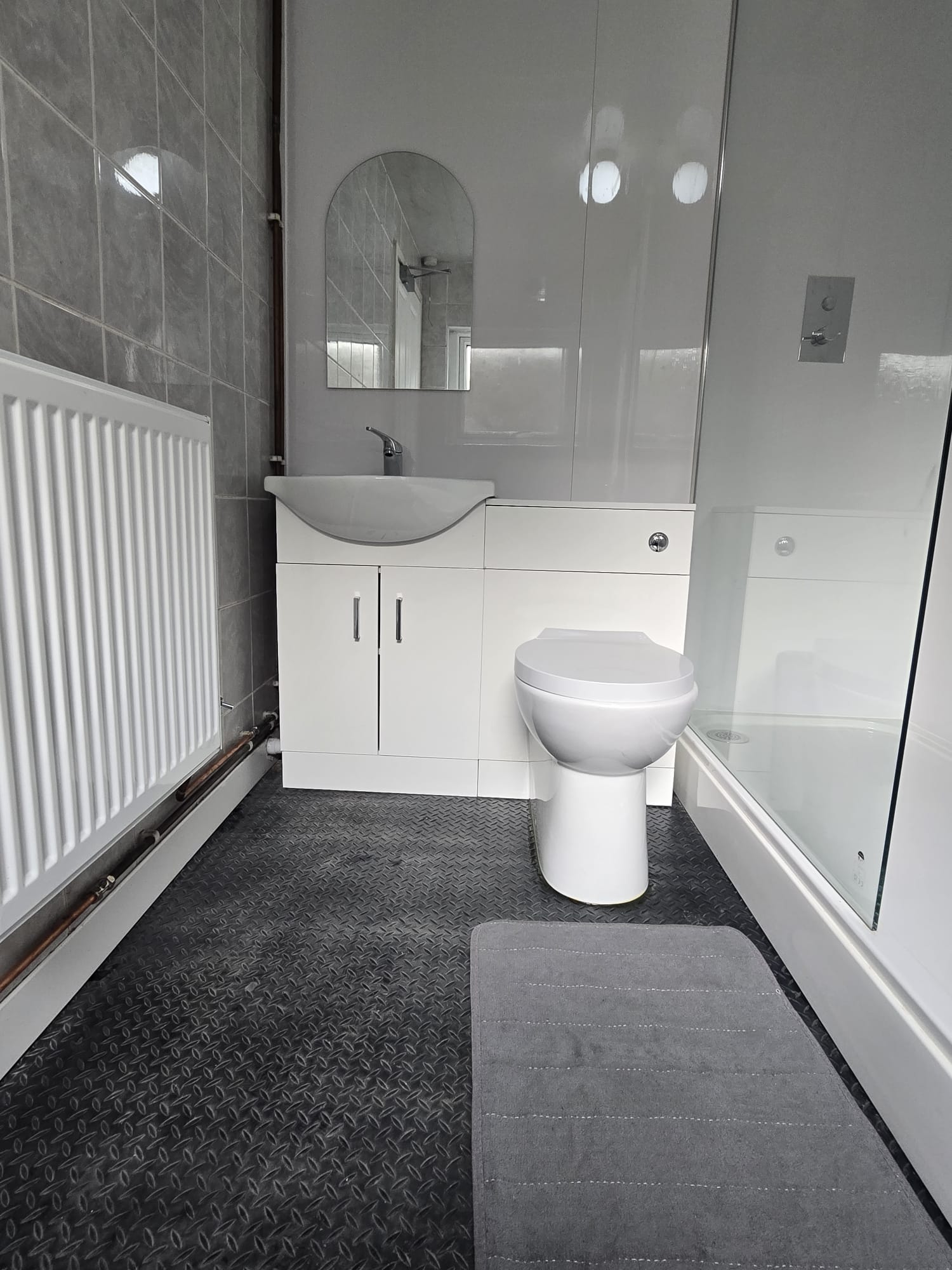 6 Rooms available for to let at Kilvey Terrace, St Thomas, Swansea, SA1 8BA (HMO)