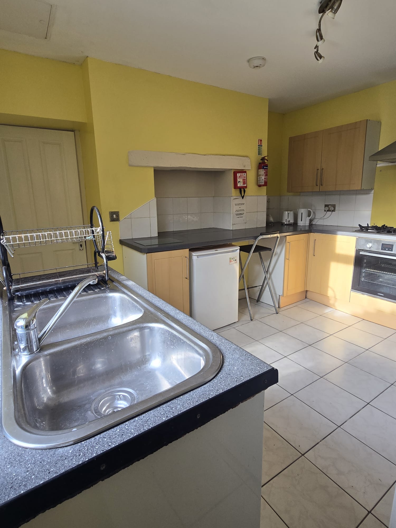 6 Rooms available for to let at Kilvey Terrace, St Thomas, Swansea, SA1 8BA (HMO)