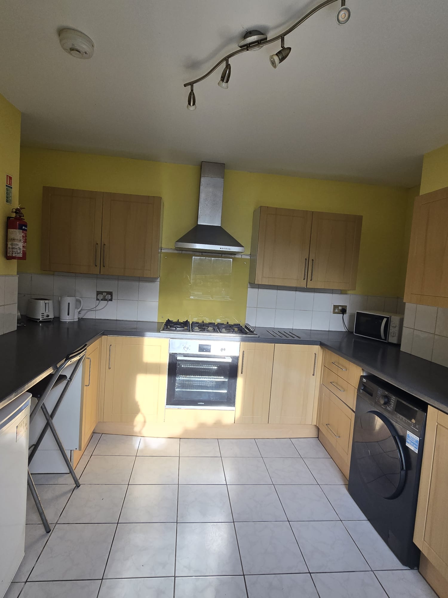 6 Rooms available for to let at Kilvey Terrace, St Thomas, Swansea, SA1 8BA (HMO)