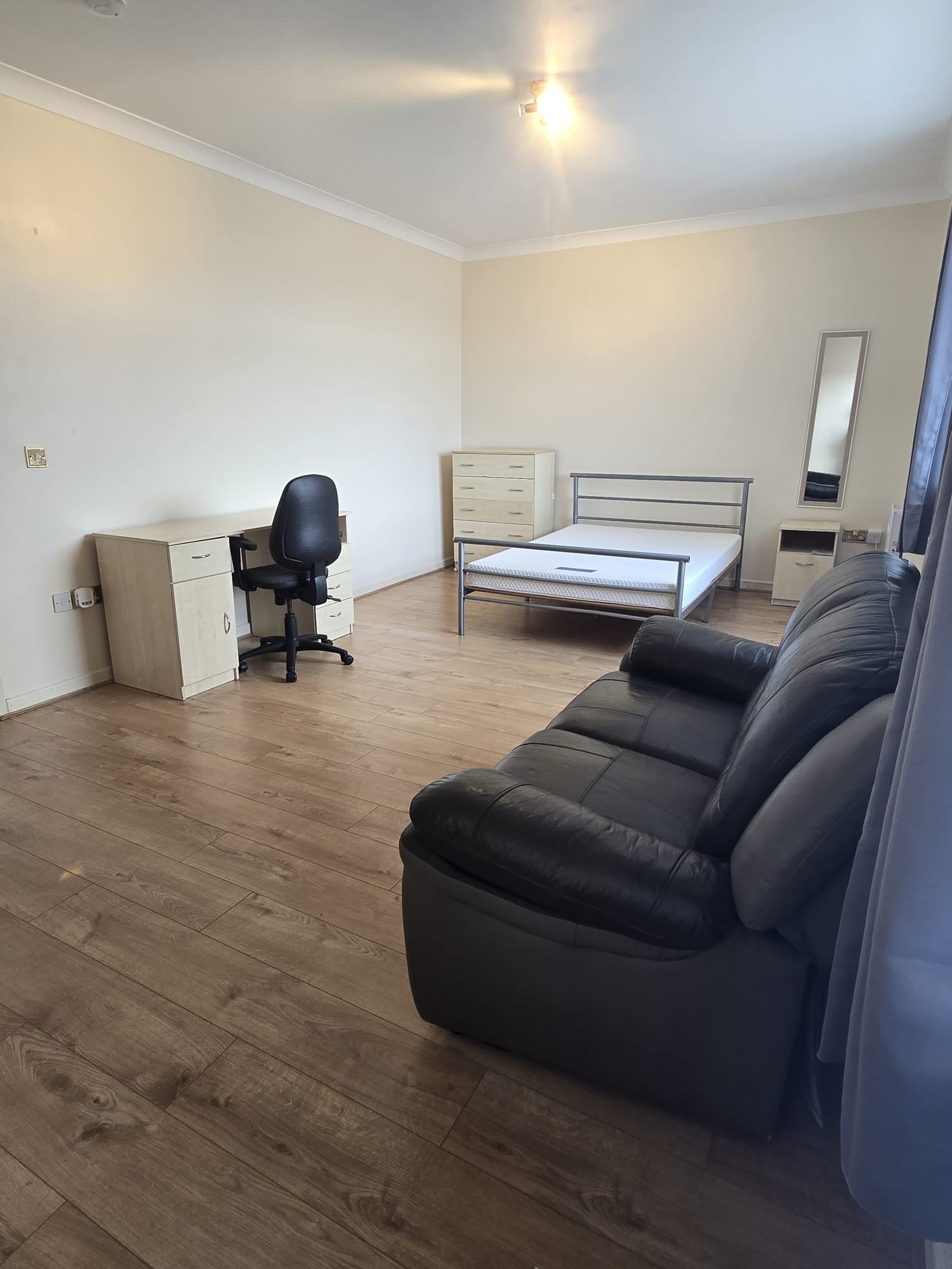 6 Rooms available for to let at Kilvey Terrace, St Thomas, Swansea, SA1 8BA (HMO)