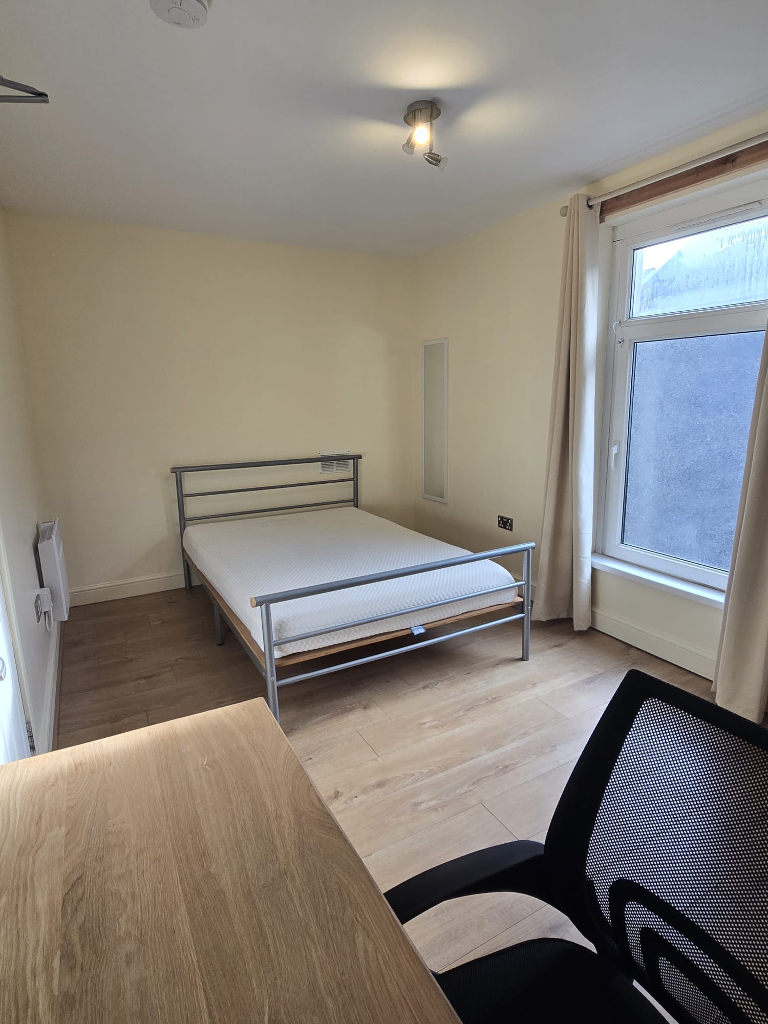 6 Rooms available for to let at Kilvey Terrace, St Thomas, Swansea, SA1 8BA (HMO)