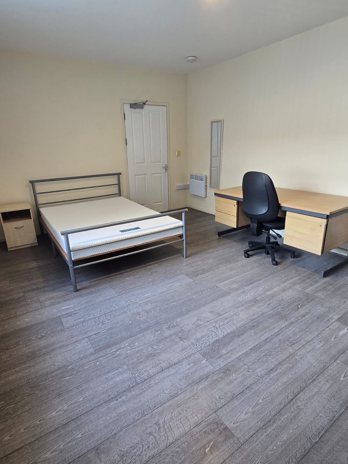 6 Rooms available for to let at Kilvey Terrace, St Thomas, Swansea, SA1 8BA (HMO)