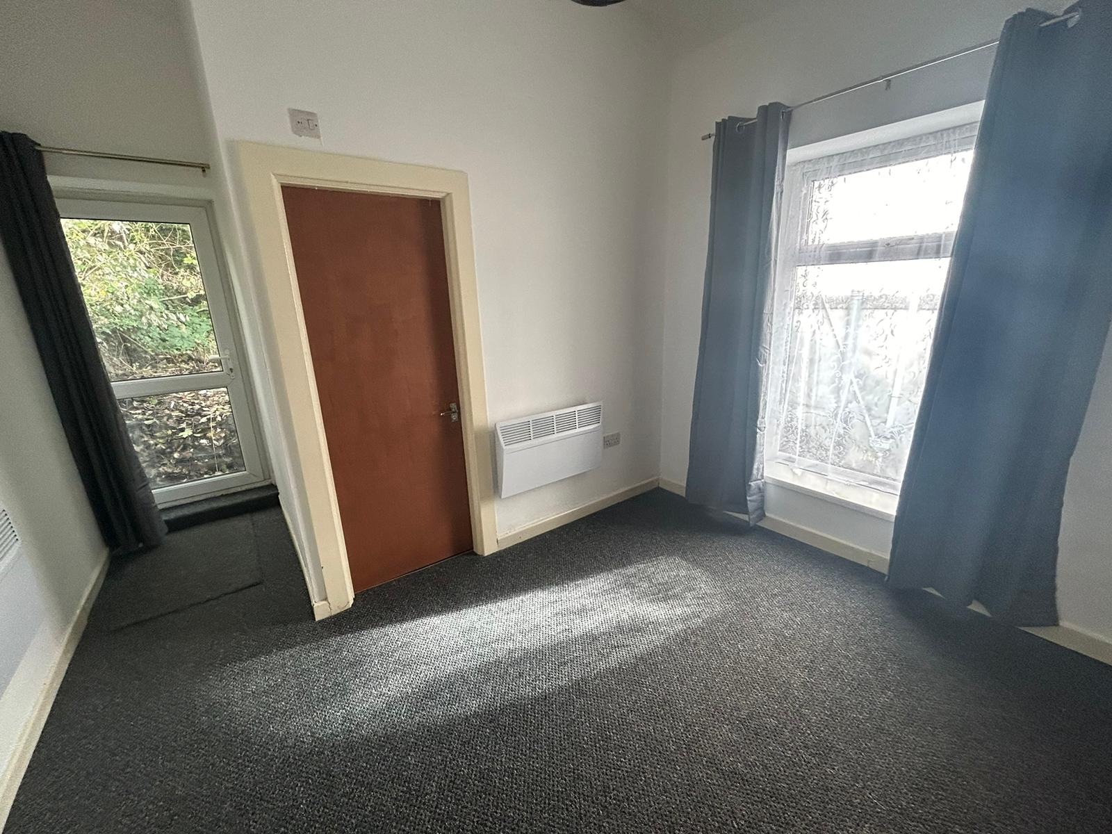 Freehold Mixed‑Use Building – Woodfield Street, Morriston, Swansea SA6 8BA