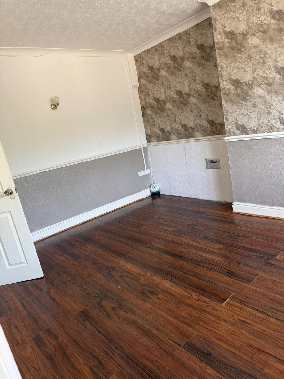 3 Bedroom to let Swansea Road, Trebanos, Swansea, Neath Port Talbot, SA8 4BL