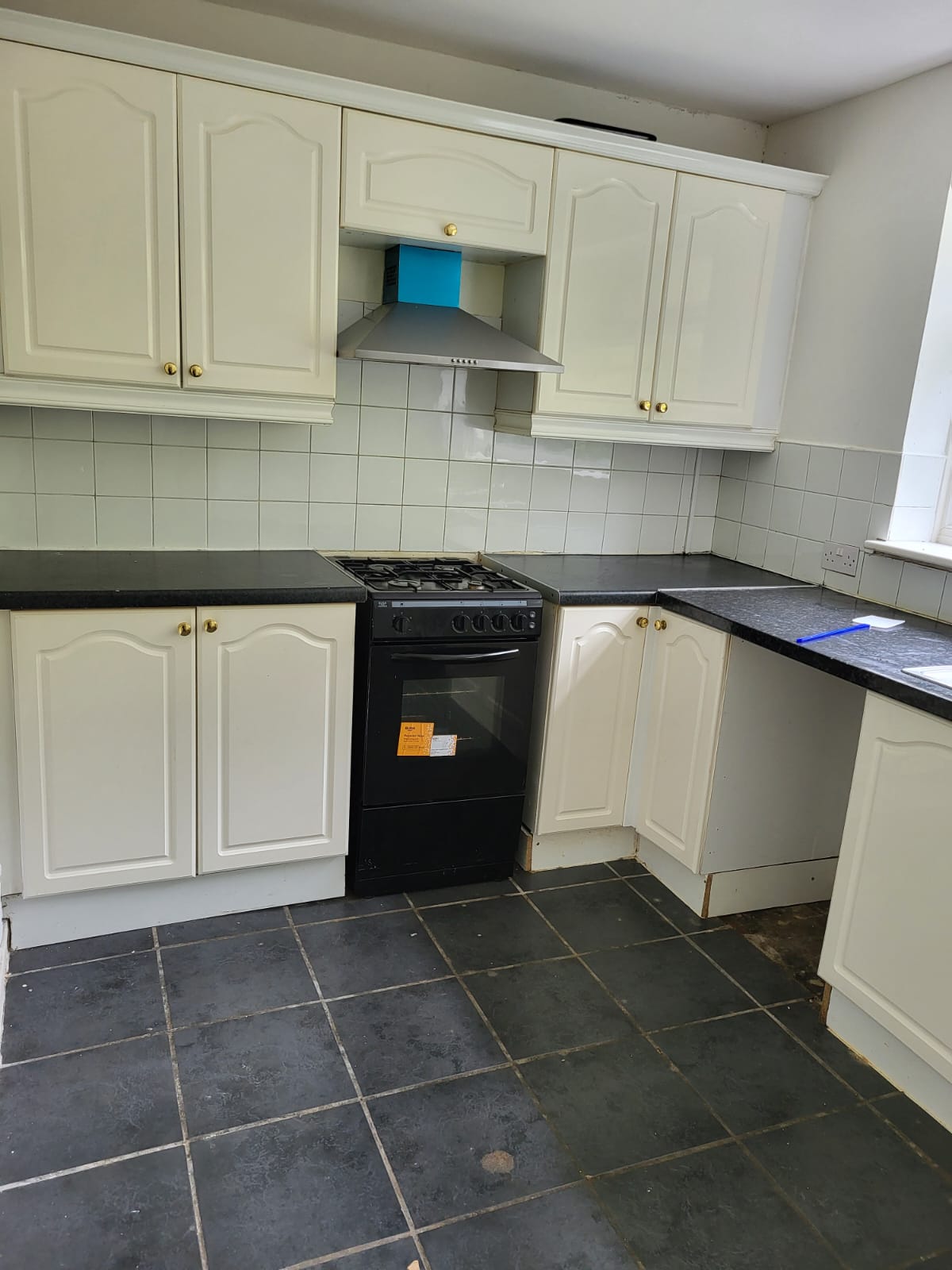 3 Bedroom House Swansea Road, Trebanos, Swansea, Neath Port Talbot, SA8 4BL