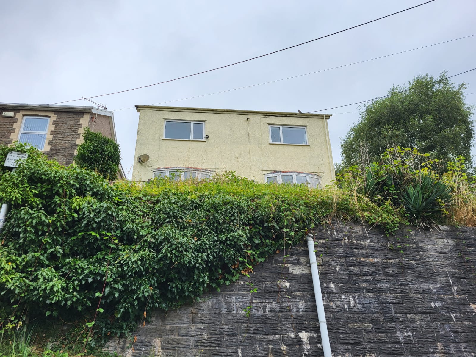 3 Bedroom House Swansea Road, Trebanos, Swansea, Neath Port Talbot, SA8 4BL