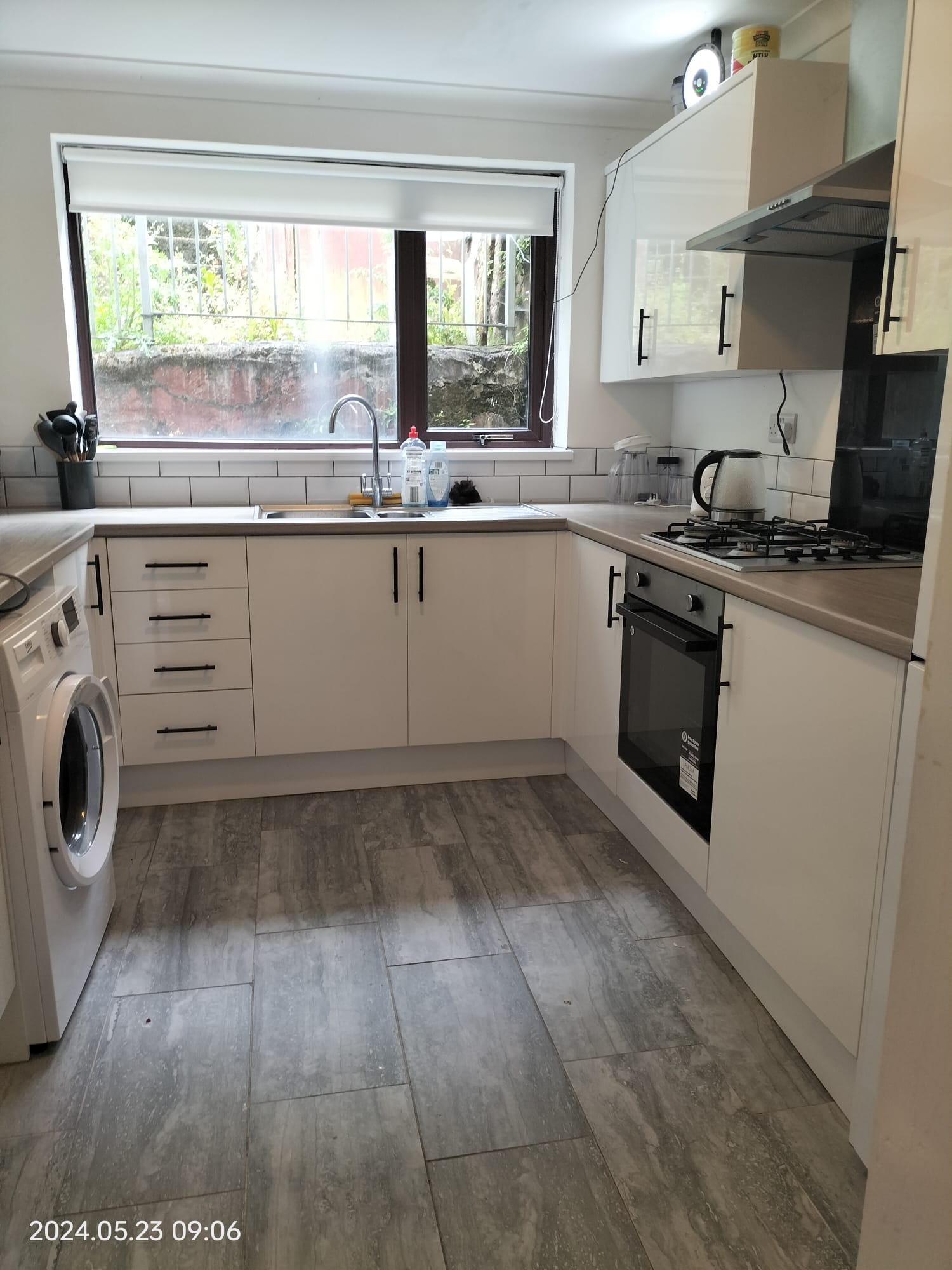 spacious and modern 2‑bedroom home has just become available on Baptist Well Street, right in the heart of Swansea.