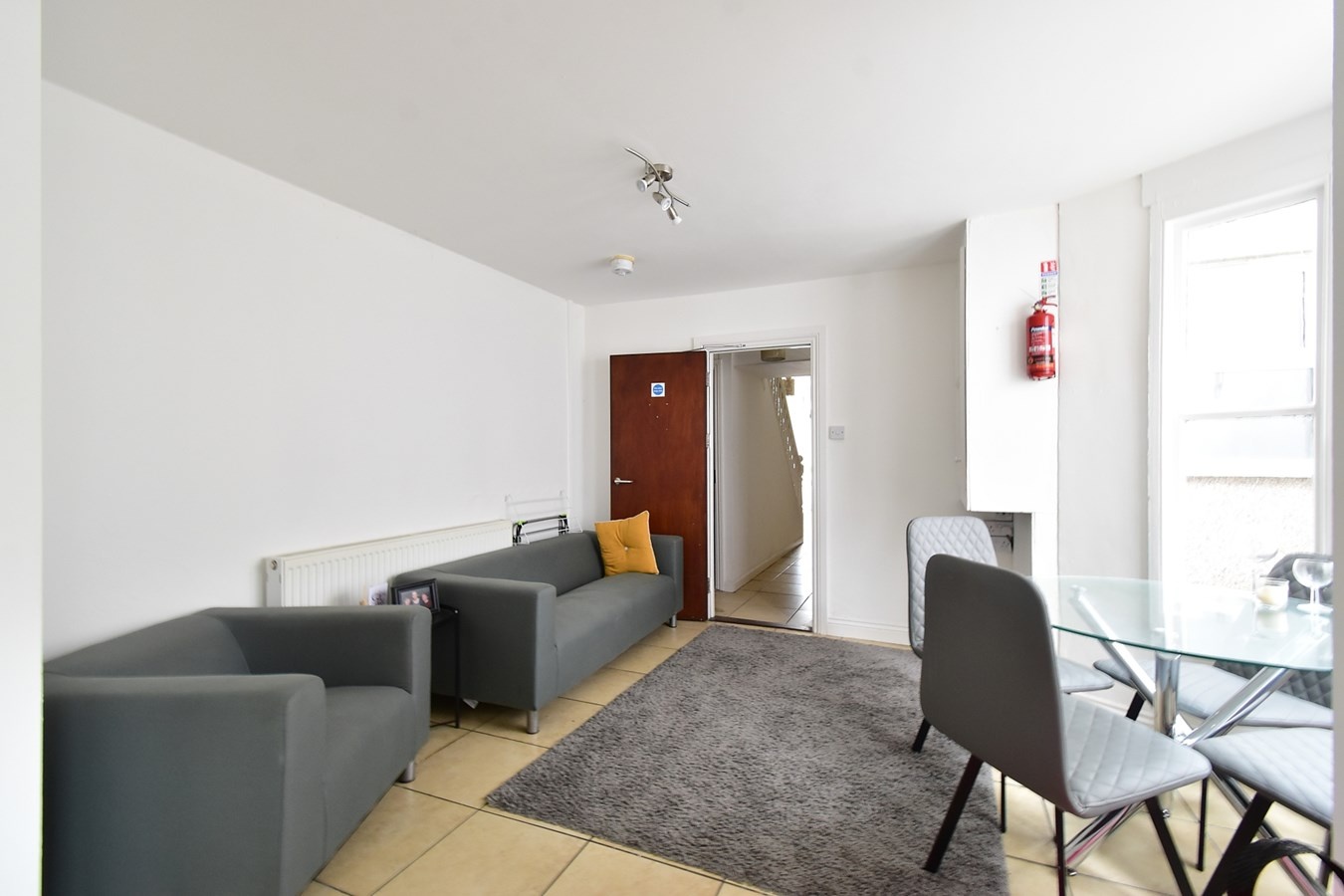 Rhondda Street - 3 BEDROOM HOUSE FOR LET