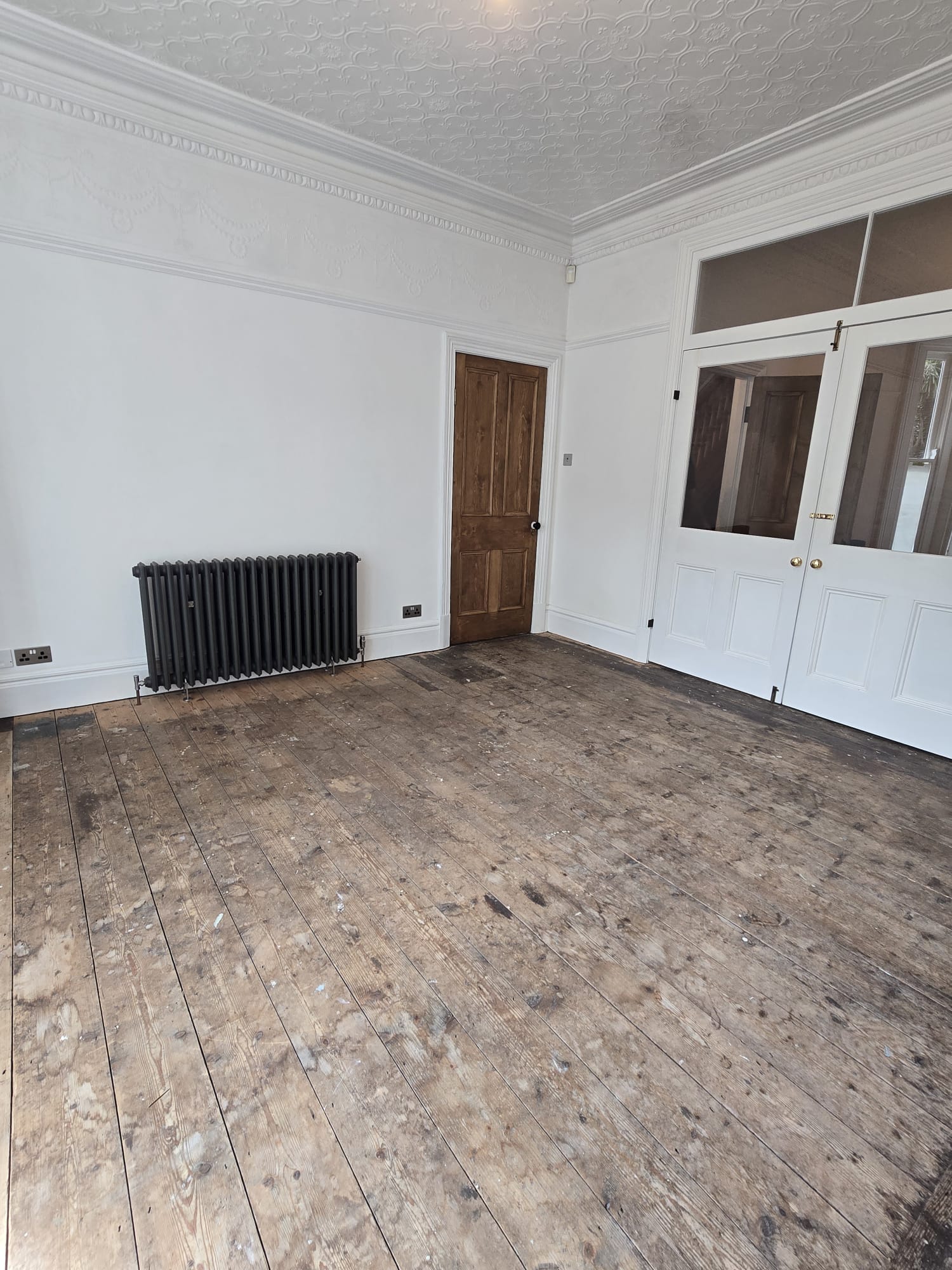 Spacious 5 Bedroom Terraced Property For Sale