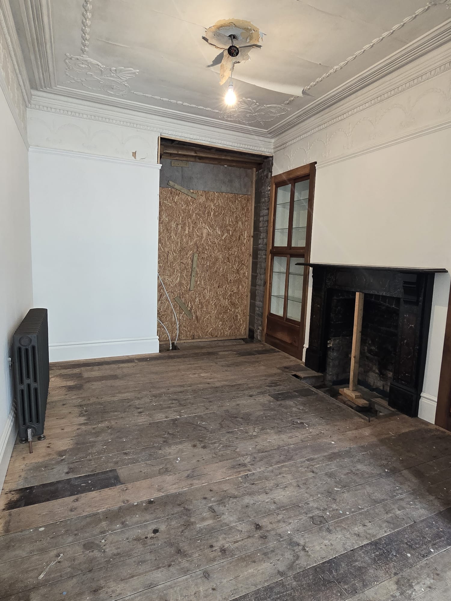 Spacious 5 Bedroom Terraced Property For Sale