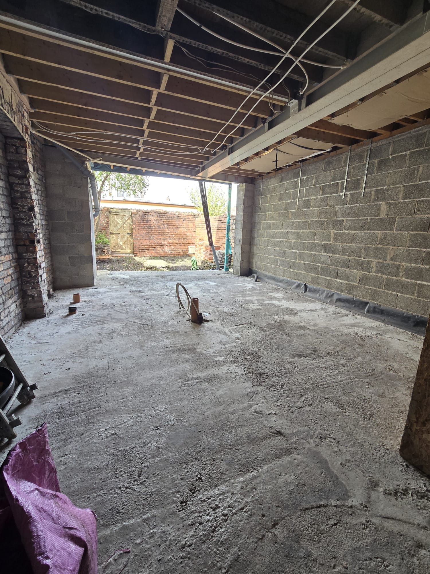 Spacious 5 Bedroom Terraced Property For Sale
