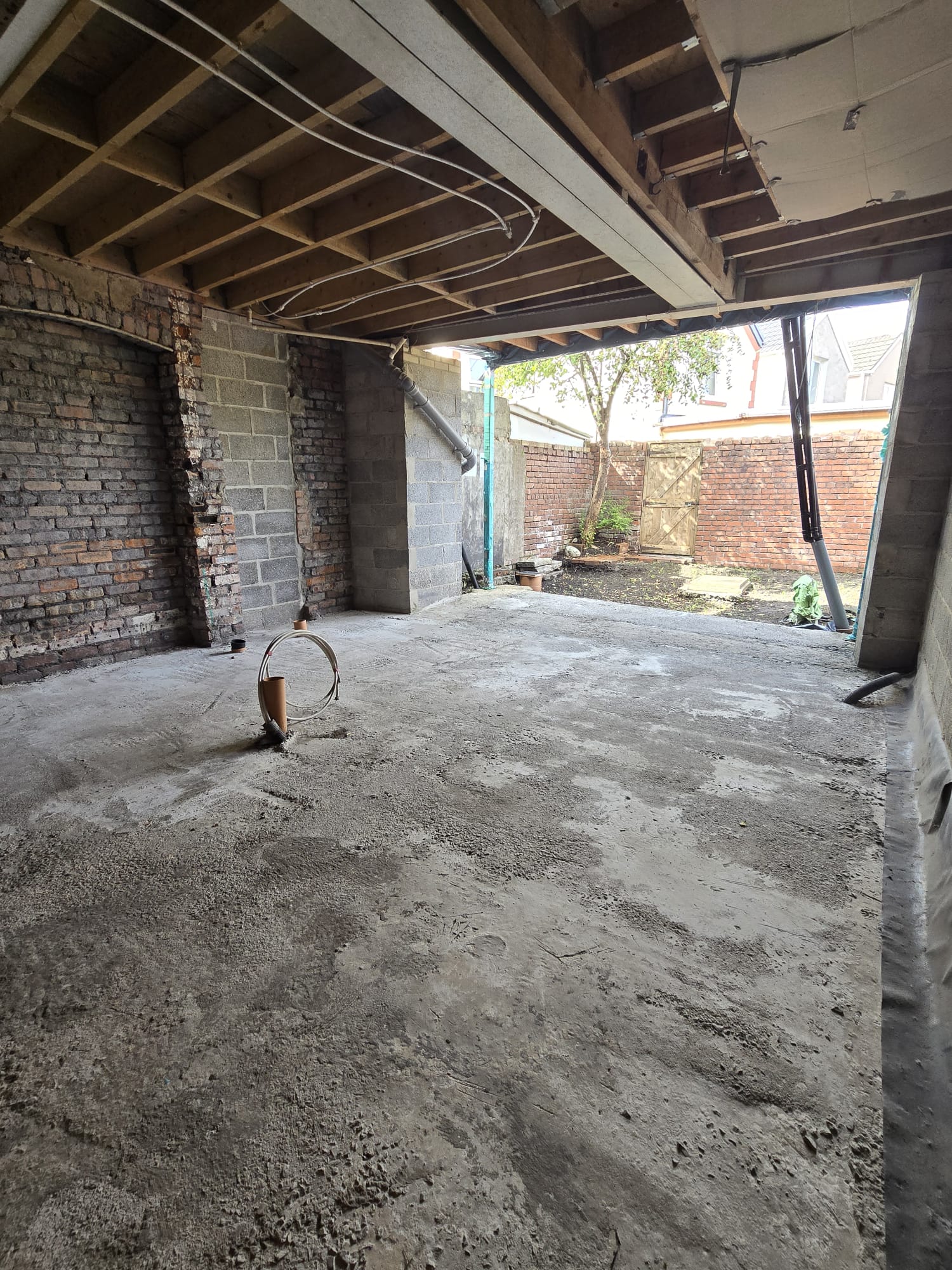 Spacious 5 Bedroom Terraced Property For Sale