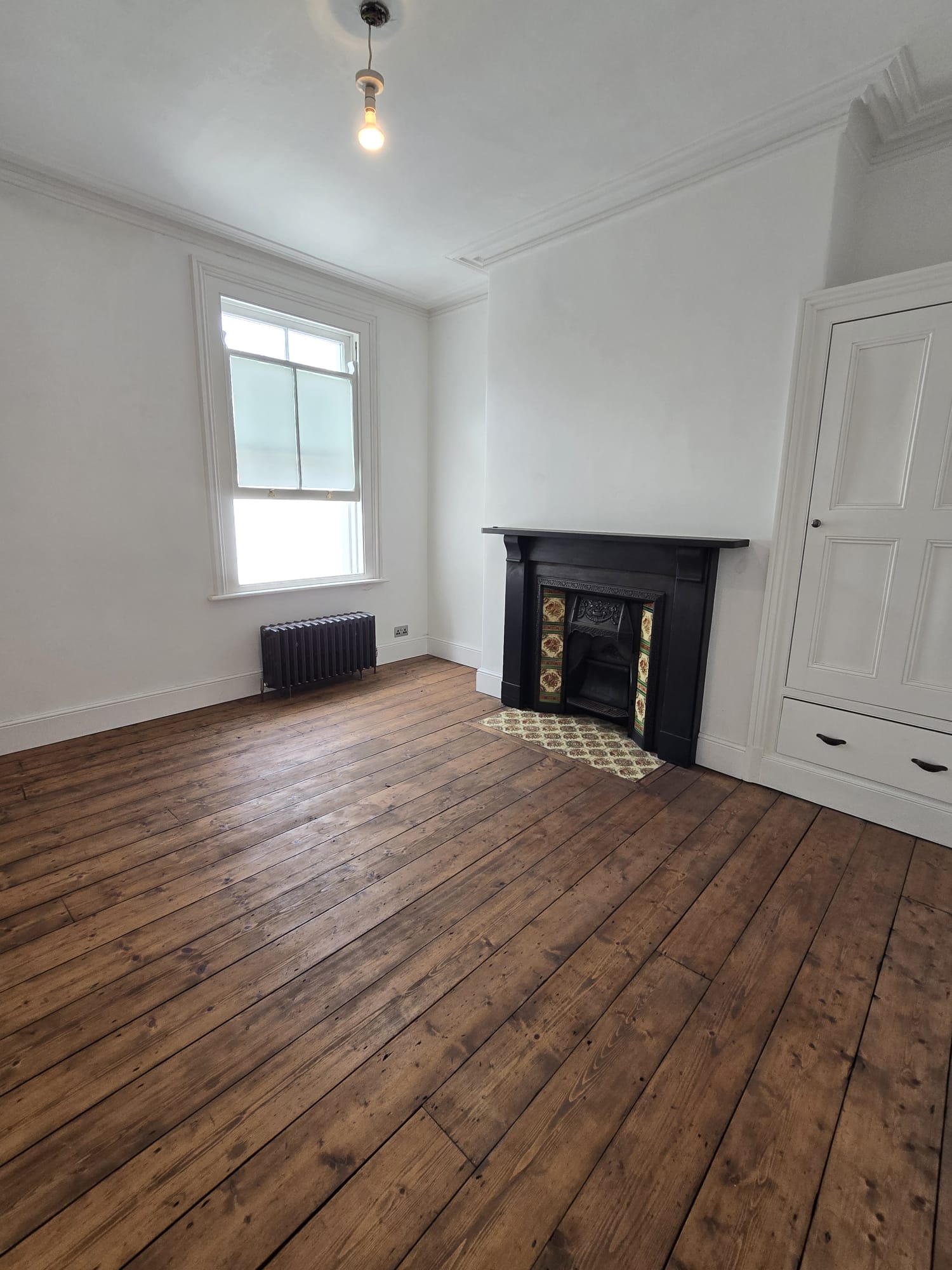 Spacious 5 Bedroom Terraced Property For Sale