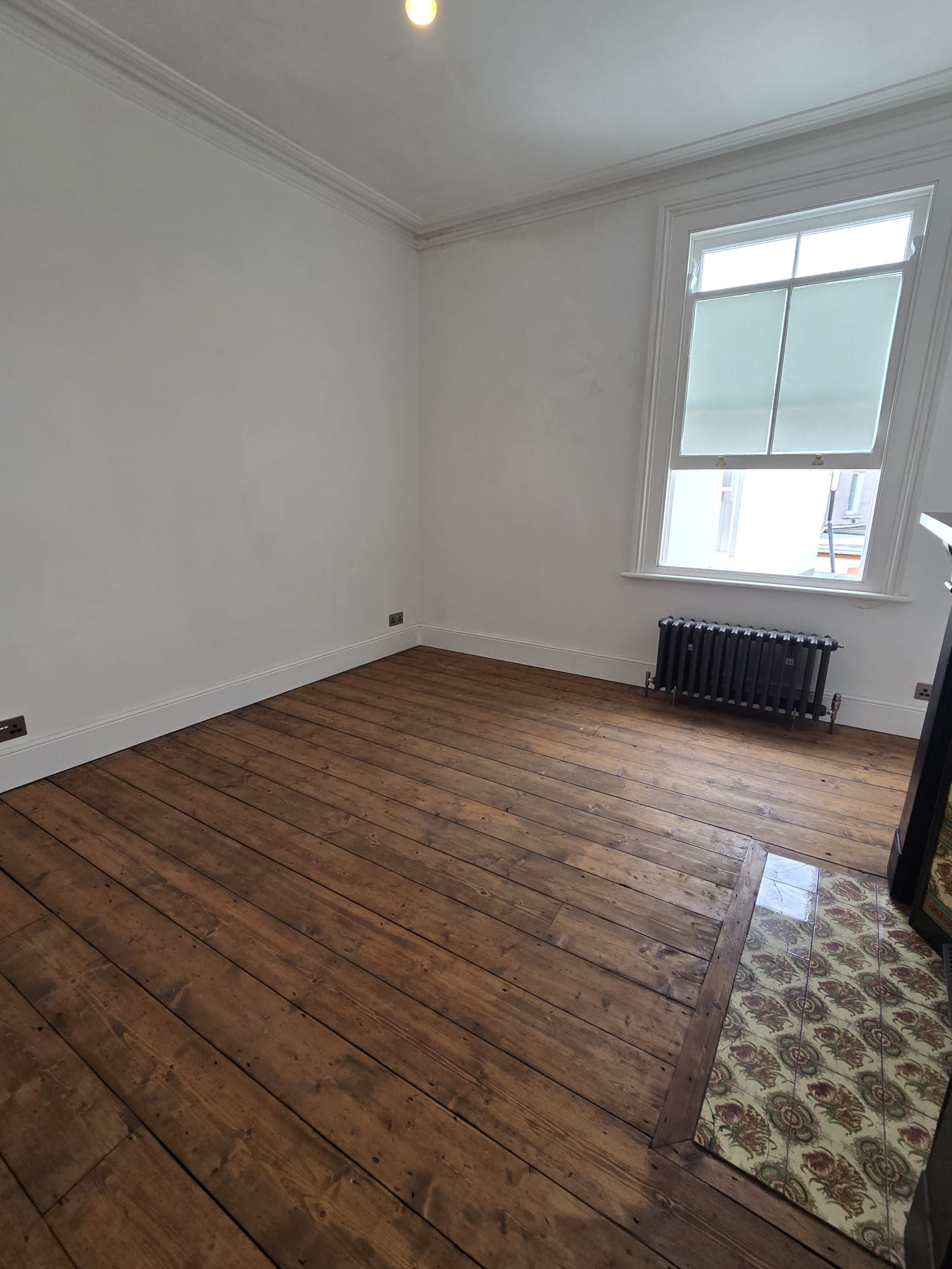 Spacious 5 Bedroom Terraced Property For Sale