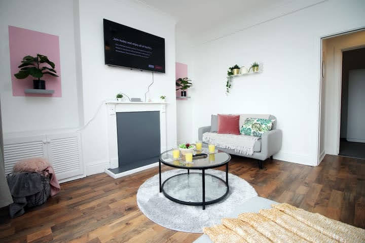 Shared 4 Bedrooms 2 Bathrooms