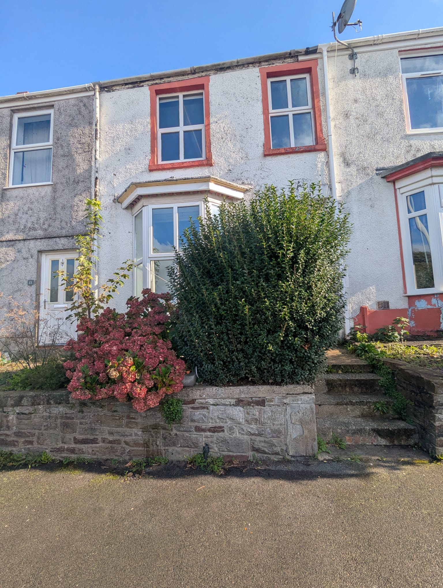 Spacious 2 Bedroom Terraced Property For Sale in Mount Pleasant
